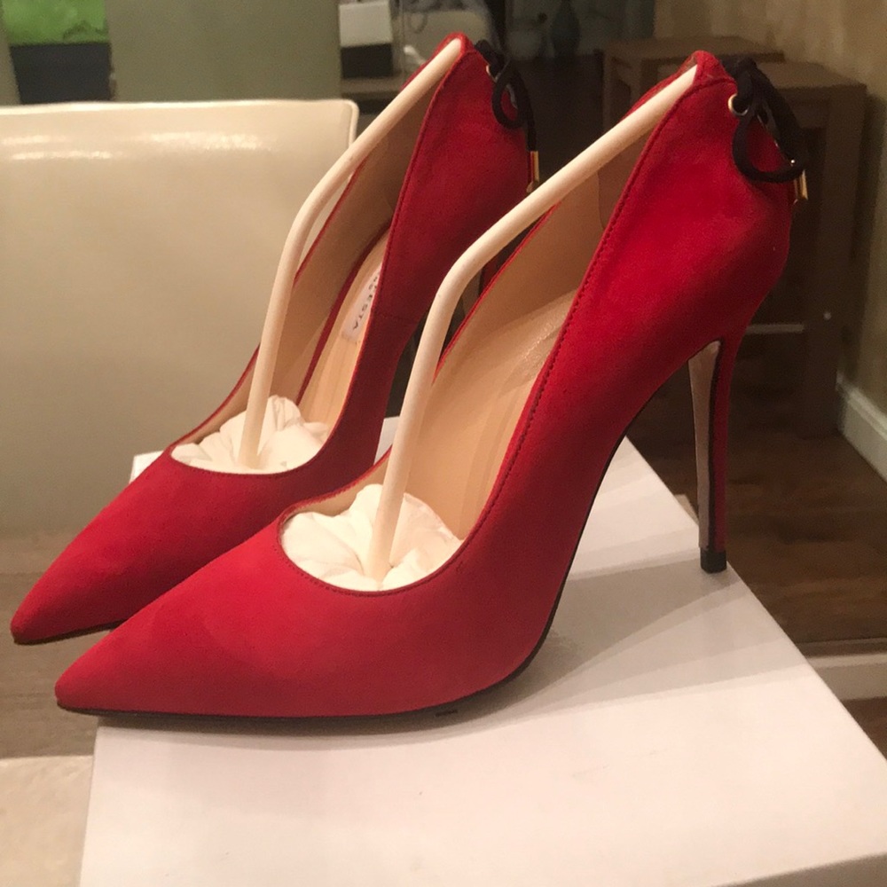 Brand new Roberto Festa Pumps